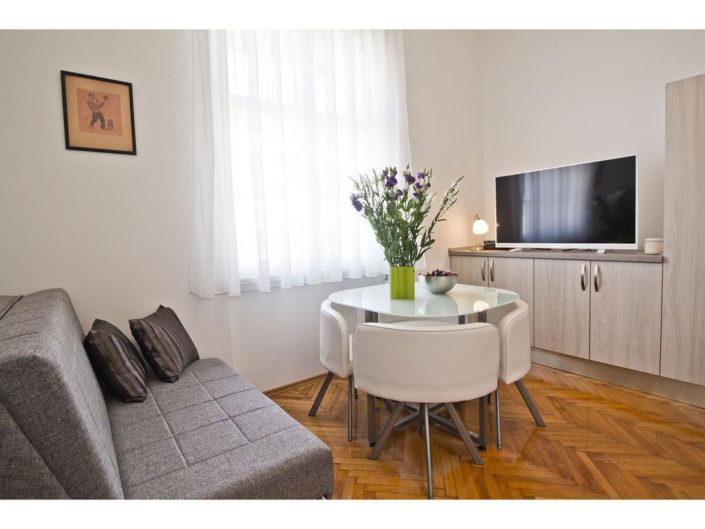 Apartment Grand Split Exterior photo