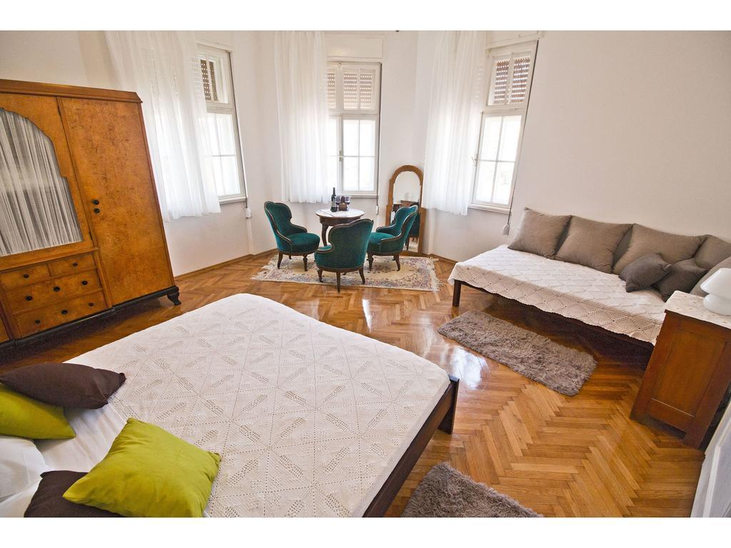 Apartment Grand Split Exterior photo