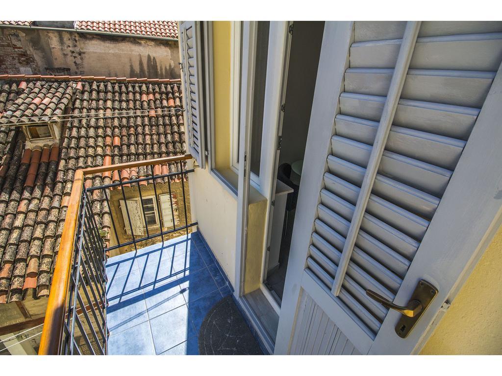 Apartment Grand Split Exterior photo