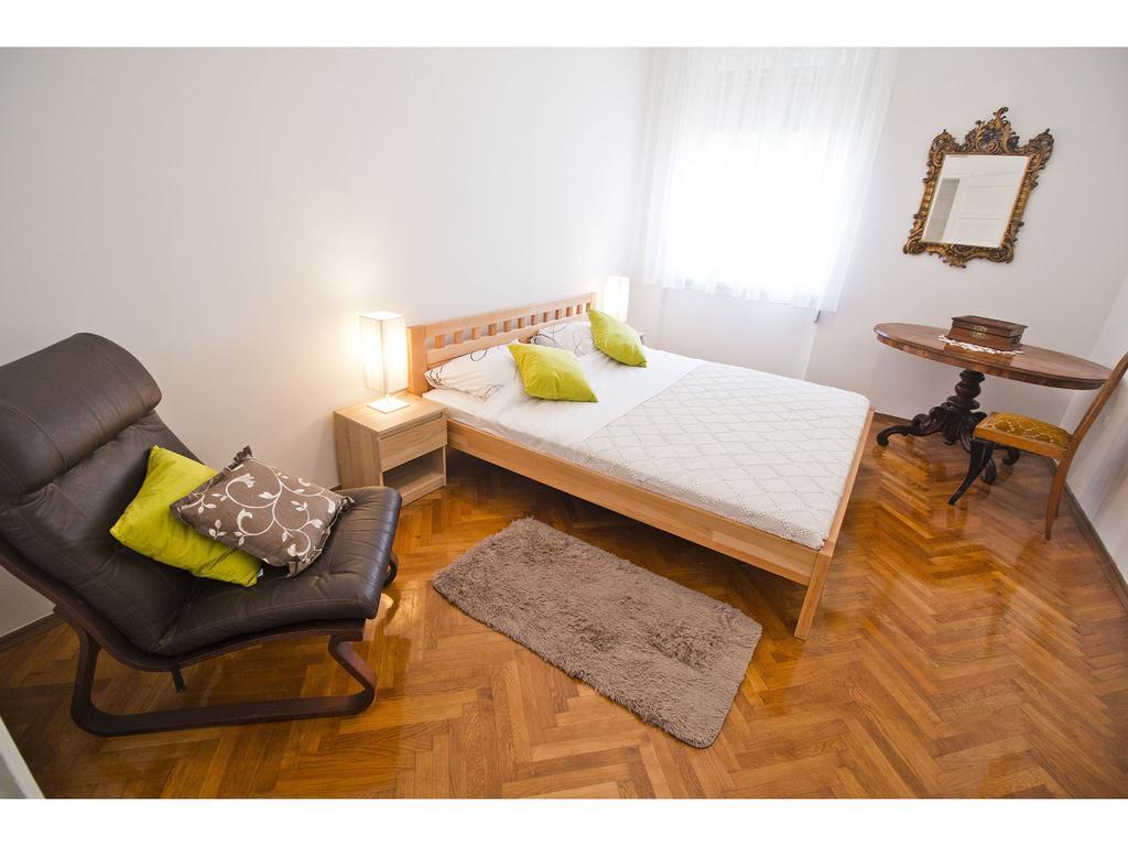 Apartment Grand Split Exterior photo